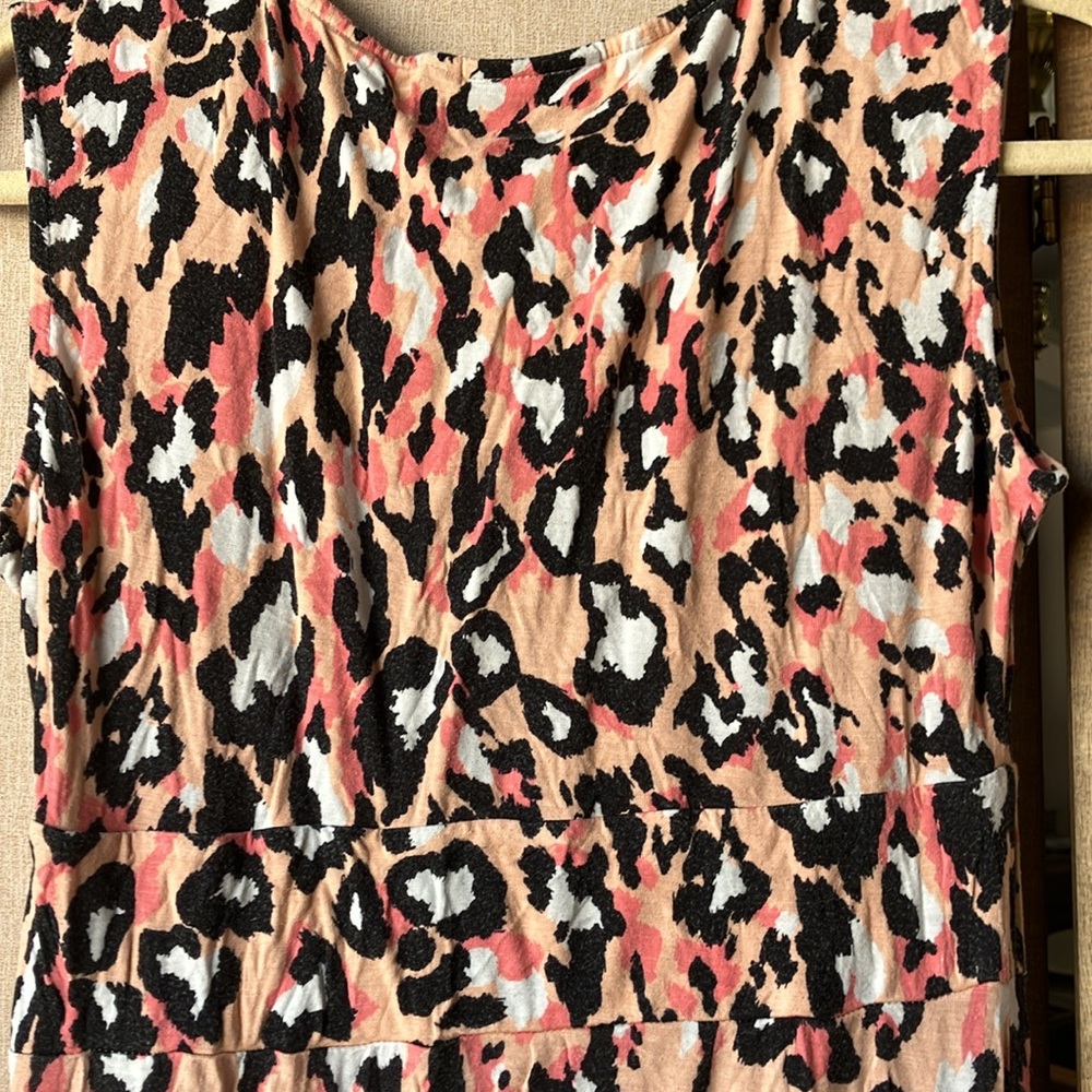 FINAL MARKDOWN Apt. 9 Petite dress with Floral Design petite med - Picture 9 of 11
